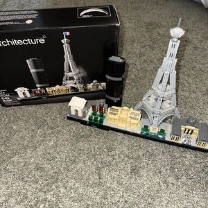 Lego Architecture Paris France set. (Missing the blue piece to the flag)
